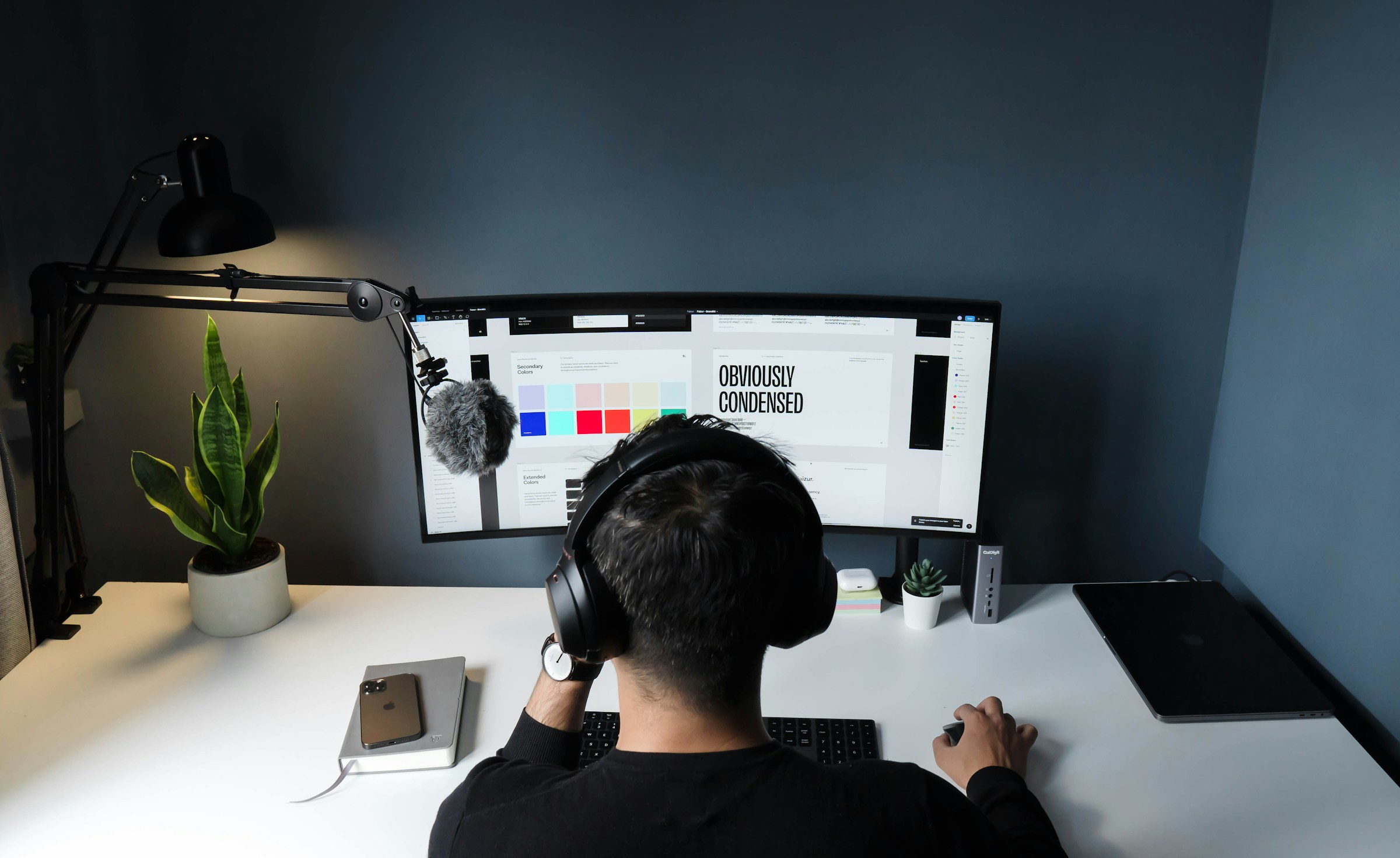 10 Free Logo Generators That Make Branding Effortless