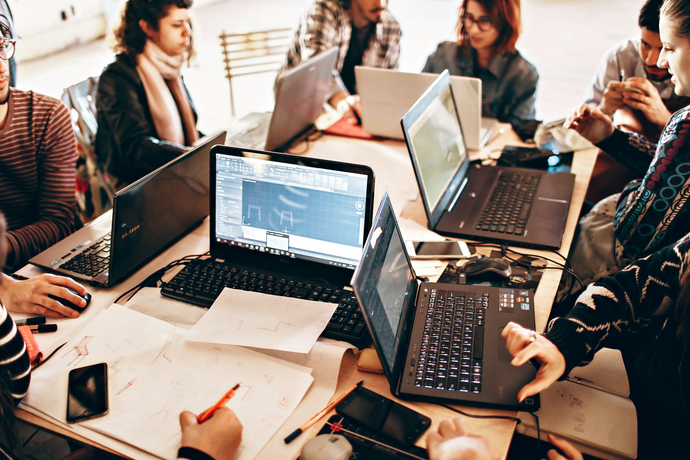 6 Customer Support Tools Like Zendesk for Small Businesses